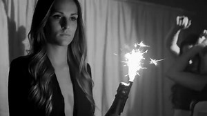 Tinchy Stryder - Streetlights ft Bayku [Official Video]