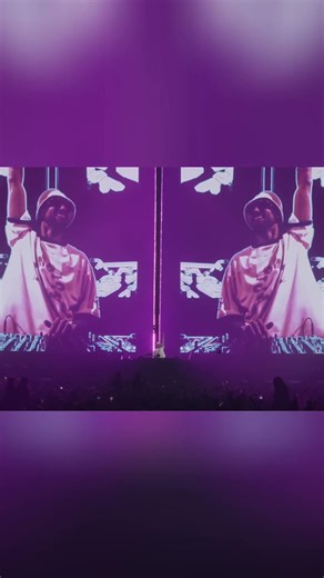 DJ Electrifies Concert with Epic Light Show #shorts