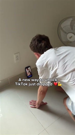 Comment “app” and I’ll send it to you 👀🔥#doomscrolling #app