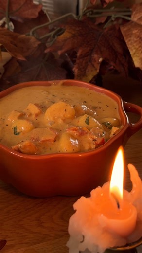 McKenna Barry on Instagram: "Soup on Sunday: Creamy Tuscan Chicken Gnocchi Soup 🍅🍗 Listen, the Olive Garden Chicken Gnocchi Soup is an icon for a reason, but add sun-dried tomatoes to it and it’s on a whole other level. PLEASE MAKE THIS. Original recipe by: @iankyo INGREDIENTS: • 2 chicken breasts (there’s 3 in the video because I wanted to cook it for later lol) • 1 1/2 tsp salt • 1 1/2 tsp black pepper • 1 tbsp garlic powder • 1 tbsp cayenne pepper (or to your preference) • 1 1/2 tsp red pep