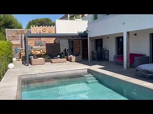 Piscine design brut et moderne