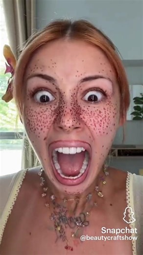 Obsessed with My Henna Freckles🤩🎨