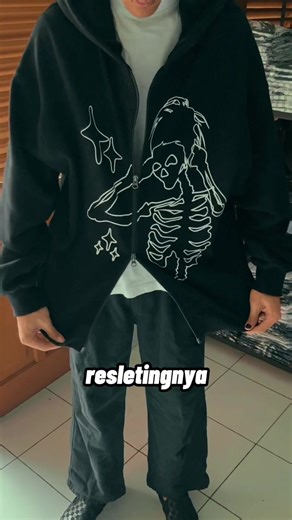 How to Style Double Zip Hoodie: Easy Tutorial