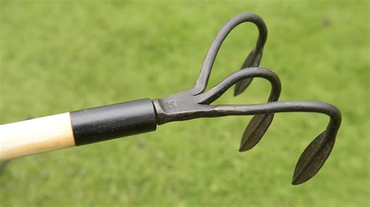 How one blacksmith made a working claw cultivator from steel