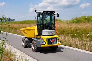 Maximum safety so you can concentrate on your work. Watch the video to find out what makes our smallest Dual View Dumper DV45 so special. | Wacker Neuson