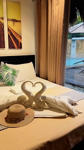 Chillin’ in Villa 2 with Simon Javier! 🏡✨ Spacious, relaxing, and perfect for the whole gang—plus, a FREE BOODLE feast for the ultimate bonding experience THIS MARCH ONLY! 🍽️🤩 Don’t miss out—book your stay now! 📍 965 National Highway, Pansol, Calamba, Laguna 📞 0965-063-3261 #CaliforniaBeachPansol #soulofpansol #pansollaguna | California Beach Pansol