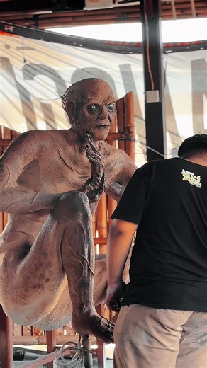 Proses Pengecatan Ogoh-Ogoh Bali