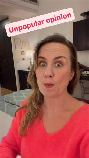 Laura Formenti🎙️comedy on Instagram: "Keep calm, it’s only comedy #standupcomedy #comica #battute #unpopularopinion"