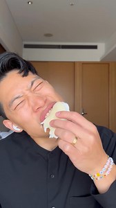 ONE PIECE Milky Ice Monaka at the Convenience Store in Japan | Hungry OC