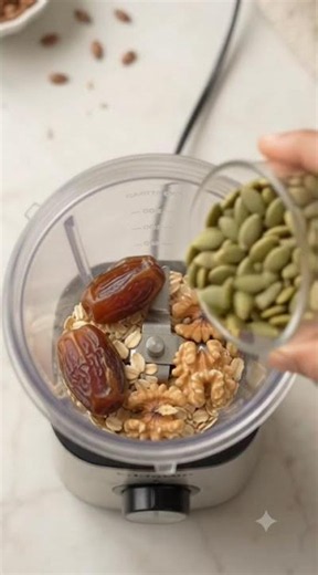 Healthy Oats & Dried Fruits Smoothie | Quick & Easy Breakfast Recipe