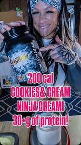 As some of you might know, I had an emergency tooth extraction in the middle of prep. I was left to my devices to hit my macro and calorie goals so I mastered a lot of Ninja Creami recipes! Here’s the first of many! Like, share, comment if you want more recipes! Cookies&Cream Ninja Creami Low cal, high protein, and actually tastes like the real thing 🙌 Used @theanthemnation Cookies&Cream whey(code:JORDAIN) —trust me, it makes it 💕 Save this for your next sweet tooth moment 💫 • 350g unsweetene