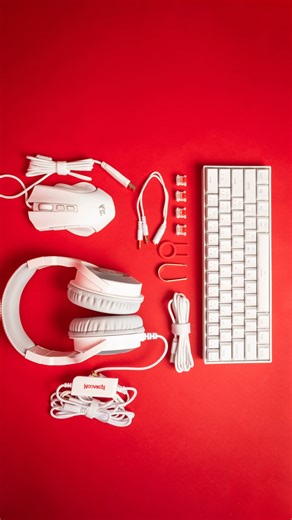 Wondering what’s in the box? Everything you need to flex your setup and level up your play 😎 ✅ Mechanical keyboard ✅ RGB gaming mouse ✅ Comfort-fit headset ✅ All the essentials to plug in and win | Redragon