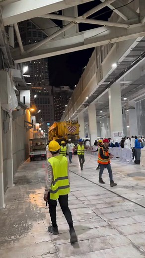 Mobile Crane Operator Pakistan — Makkah Highlights