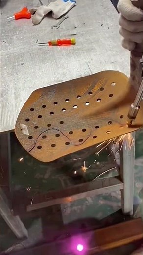 Metall präzise schneiden mit Laser Cutter #Metall #Laserschneiden #industrie