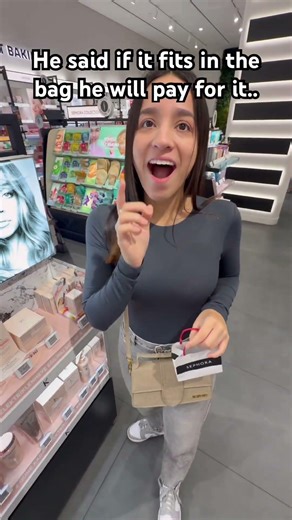 TINY SHOPPING BAG CHALLENGE 😳🤭 #couple #shorts