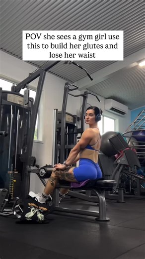 Madeline Snacks on Instagram: "HERE 👇🏼👇🏼 A lot of women rotate exercises every week instead of letting their body actually adapt. 🫠😣👇🏼👇🏼 If you’re doing RDLs one session, SLDLs the next, then something different again the week after, nothing ever really gets strong.❌ What works better is keeping it simple and training in blocks. Spend a few weeks focusing on RDLs. Get stronger. Add load. Progress. Then switch to SLDLs for the next block.✅🙌🏼 Same hinge pattern, but the hips don’t go a