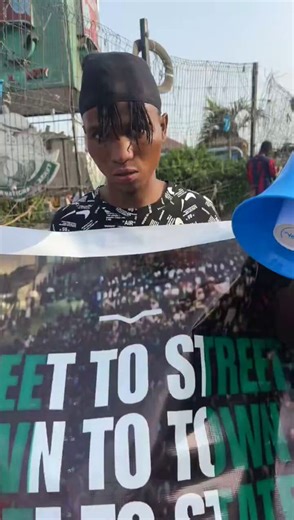 “Nigerians wake up”Northern youths take it to the street to protest against b@d government 🪧🙌🏼