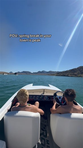 Havasu spring break is wild!! 😜 #lake #havasu #spring #springbreak2026 #boat #friends #huzz