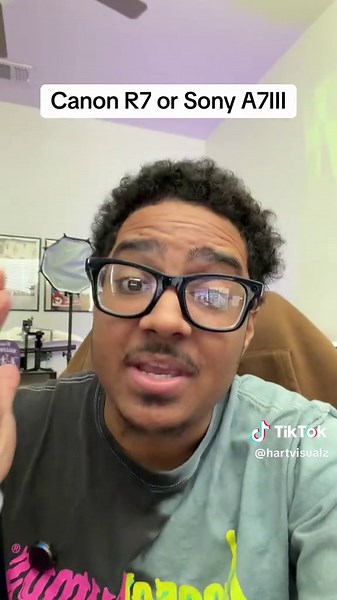 Canon R7 vs Sony A7III: Which Camera to Choose?