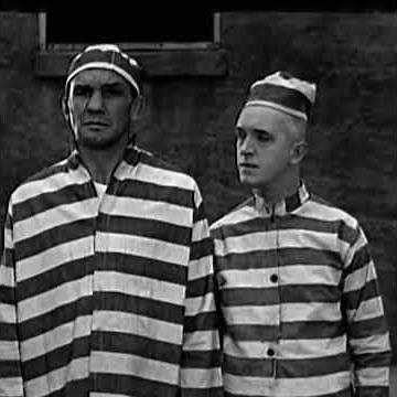 Laurel & Hardy's Hilarious "Prison Workout" #laurelandhardy #movie #silent