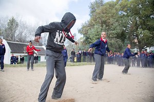 Wupperthal se kinders doen vir ons die rieldans! Om hierdie kinders te sien dans is `n belewenis. Wupperthal Tourism #Rieldans #Cederberg | Namakwa Toere / Namaqua Tours