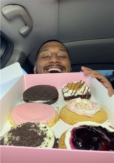 RATING THIS WEEKS CRUMBL COOKIES!🍪 @Crumbl #crumbl #crumblcookiesoftheweek #crumble #mukbang #fyp