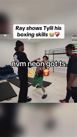 Neon Boxing Showdown: Neon vs Ray