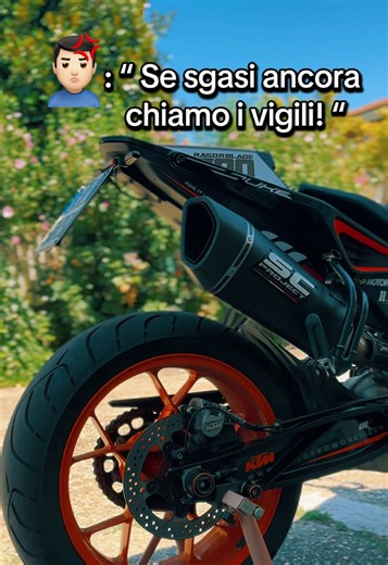 🤫🤫 non c’è melodia più bella di un bel SC Project di prima mattina 🤣🔞 #motorbike #motorcycles #bikers #bikelife, #superbike #custommotorcycle #motovlog #ktm #duke790 #ktmduke790 #exhaust #checksound #nodbkiller #biketok #moodbiker #italianbiker #2wheels #motorcyclevibes #scproject #bikerpassion