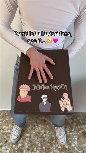 This Jujutsu Kaisen jersey is crazy, it’s insane #jujutsukaisen #jujutsukaisenmanga #jujutsukaisenanime #itadori #anime I love wearing this Jujutsu Kaisen jersey. It’s my favorite anime and I love the characters Yuji Itadori