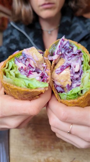 Ami-James Deane on Instagram: "CARROT QUINOA WRAPS for weight loss?! YES PLEASE 🥕🔥 🗨️ COMMENT “SALE” to get 50% OFF ALL my eBooks — including my best-selling eBook for Maximum Weight Loss! 💚 These wraps are genuinely AMAZING — made with quinoa and carrots, no flour needed, and packed with the crunchiest slaw filling 🙌 Wrap ingredients: - 1/2 cup quinoa (pour boiling water over it, let it soak) - 3 carrots - Water - Pinch of salt Blend it all up, then cook like pancakes on a pan — honestly s