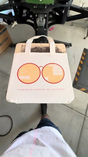 Tote bat print for screen