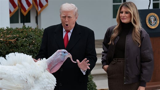 Melania Trump in Palm Beach with president for Mar-a-Lago Thanksgiving