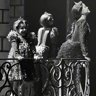 ELA CANATANDO TODA LINDA FOFA MEU DEUS TO CHORANDO BEBEL BANG VC É ARTISTA NEPOBABY DO ANO!