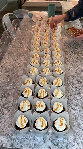Salted caramel cupcakes with salted caramel buttercream! #cupcakedecorating #bakersoftiktok