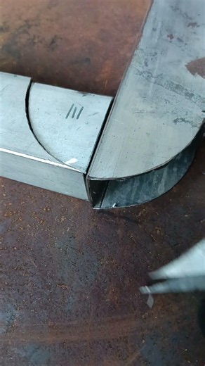 The old welder's latest trick is corner connections. #tricks #tips #diy #skills #welding
