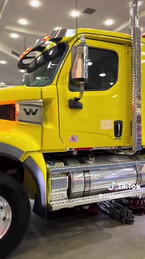 Final day of the 2023 Baltimore tow expo. #custombuiltmfg #wrecker #towtruck #madeinamerica #westernstar49x #baltimoretowshow2023
