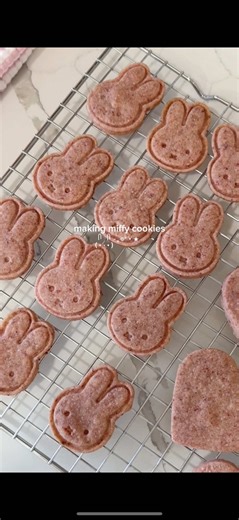 Delicious Strawberry Shortbread Miffy Cookies Recipe