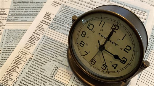 Need more time to file taxes? Here's how to file an extension in Illinois