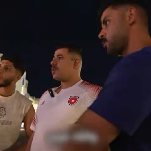 اذا التطور ع ايد هدول الي بتسموهم مشاهير بدناش ياه. كل بثوثه مسبات وقذف وبلبس مش منيح. بثوثه اغلبها اطفال وبنات،وناس من خارج الاردن وبعطي عنا صوره مش منيحه.واحنا النشامه الي كل الناس بتشهد فينا، بس يجي اكمن واحد بخربوا سمعتنا. والناس مكيفه عليه انداري عشو!!