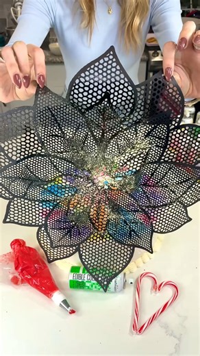 Beautifull Christmas cake decoration made by aloha ocean | Possibly Genius