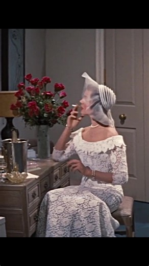 How to Marry a Millionaire with Marilyn Monroe and Lauren Bacall