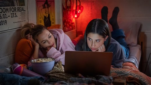 Roommates Cast: Meet the Unhinged Starry Ensemble Sharing a Dorm