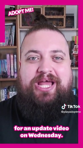 Happy Monday! It's time for the Weekly News! 🌷🌼 Spring Festival is here!🐇 New pets and accessories!👒 Fashion Frenzy minigame! #robloxadoptme