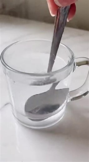 You'll Need: Sugar Food coloring Hot water Baking soda Instructions: Make six small piles of sugar on a plate. Add a different drop of food coloring to each pile. Mix a spoonful of sugar and a pinch of baking soda into hot water until clear. Pour the water into the center of the plate and watch the towers rise. How It Works: Capillary action pulls the liquid up through the sugar while the reaction creates structural growth. #scienceexperiment #rainbow #kidsactivities #magic | Easy Recipes