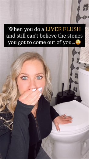 Allyssa LaScala - Integrative Health Practitioner on Instagram: "⭐️Comment “GBF” below👇🏼 and I’ll send you the link to grab my Comprehensive Liver Flush Guide & join our group Liver Flush coming up in January for free! even if you’re not ready to do a flesh in January, registering gives you access to all of our tools and resources to do it when you’re ready! Here are 20+ symptoms that might be screaming “HELP ME!” from your liver and gallbladder: 🔻Constipation 🔻Lymph congestion or cellulite