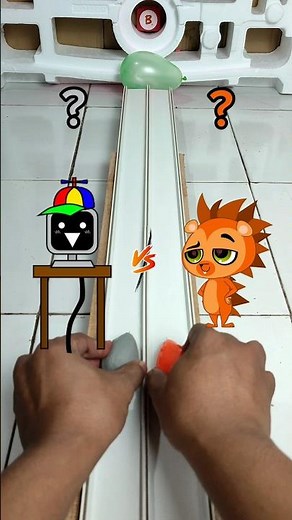 Mr. Fun Computer Sprunki VS Russell Ferguson In a Balloon Popping Race ASMR