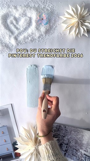 Ice Blue ist einer der Pinterest-Farbtrends für 2026. Wir zeigen drei Nuancen dieses Farbtons: Arctic Blue, Ice Blue und Frozen. Ob klar, weich oder kühl – jede Variante bringt eine eigene Stimmung an die Wand und sorgt für Ruhe und Leichtigkeit im Raum. Welche Nuance passt deiner Meinung nach am besten? #Farbtrend2026 #IceBlue #Wandfarbe #Interior #Wohnideen #lignocolor | Lignocolor