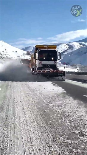 Highway Snow Removal Operation! 🚜❄️