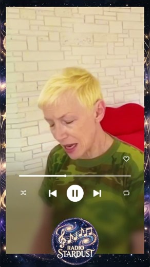 WHEN ANNIE LENNOX MADE AN ELTON JOHN CLASSIC HER OWN ❤️