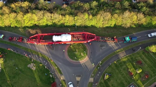 Allelys Heavy Haulage manoeuvring around a round about whilst transporting sections for a gas turbine. #heavy #HeavyMetal #heavyequipment #heavy #haulage #heavyhaulage #heavyhaulagepilot #heavyhaulageuk #heavyhaulagetrucks #heavyhaulagetransport #heavyhaulagespecialist #heavyhaulagecargo #allelys #Allelys #allelysheavyhaulage #allelysgroup #allelysheavyhaulageltd #allelysheavyhaulage | Lee Elliott Truck Photography